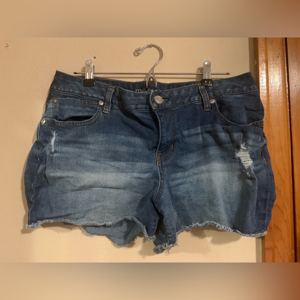 Maurice’s shorts size 14